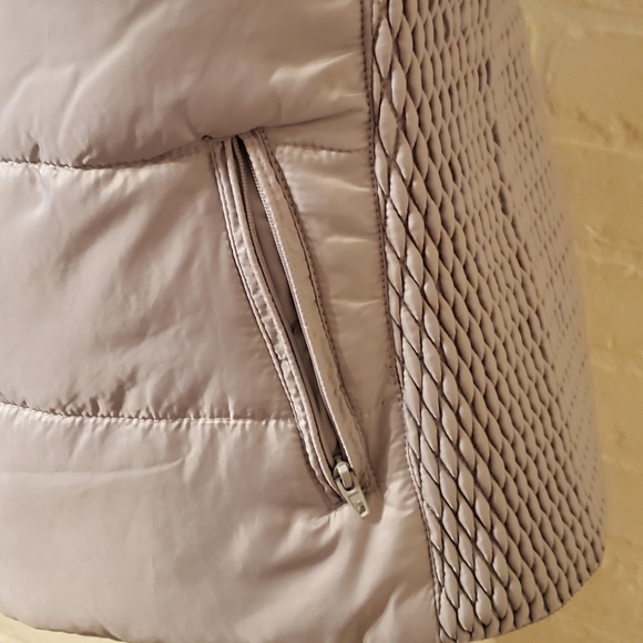 Liz Claiborne Zip Up Quilted Puffer Vest - Picture 5 of 14